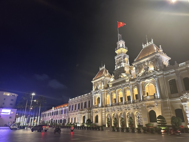 ホーチミン歌劇場夜